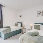 Cozy London Apartment With 2 Bedrooms