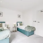 Cozy London Apartment With 2 Bedrooms