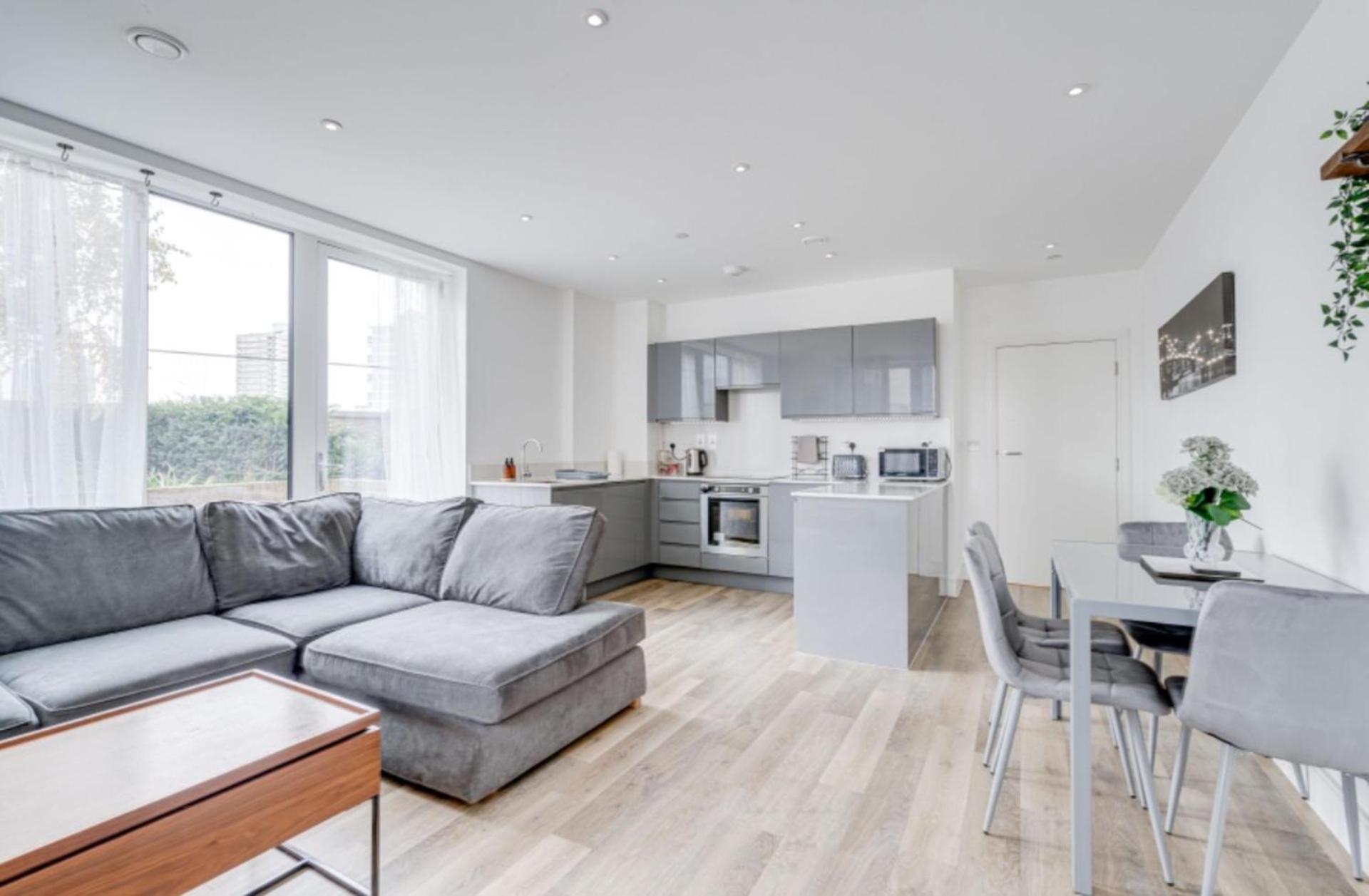 Cozy With 2 Bedrooms Appartamento